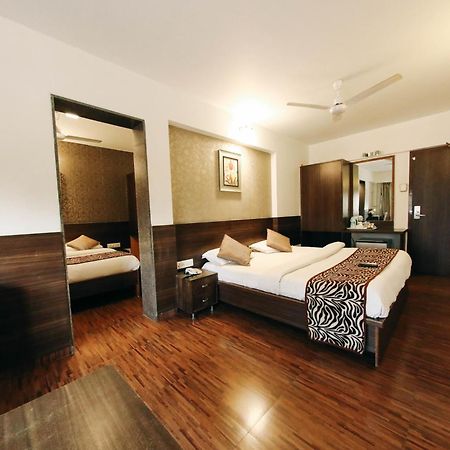 Hotel Maharana Inn Chembur ムンバイ エクステリア 写真