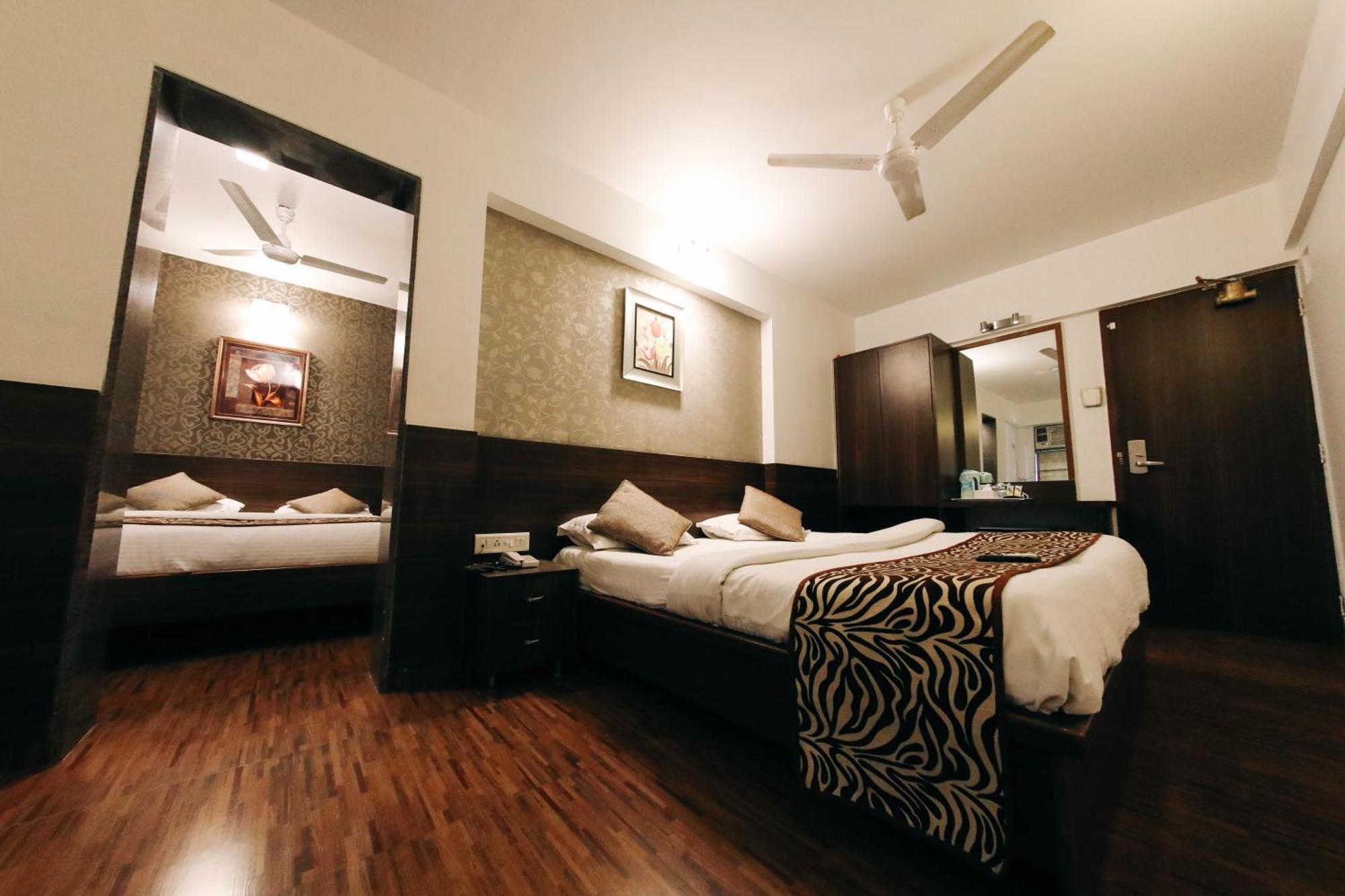 Hotel Maharana Inn Chembur ムンバイ エクステリア 写真