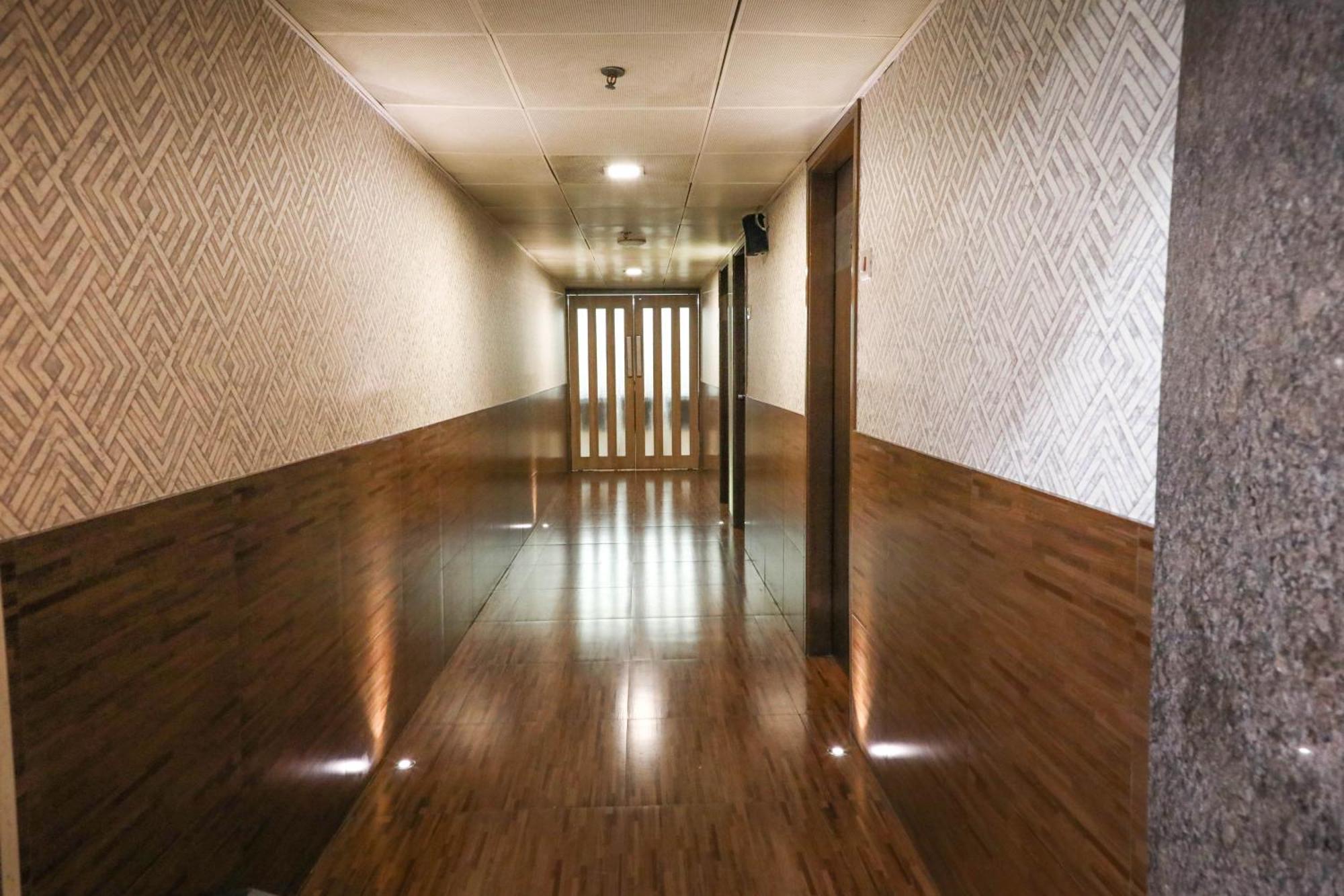 Hotel Maharana Inn Chembur ムンバイ エクステリア 写真
