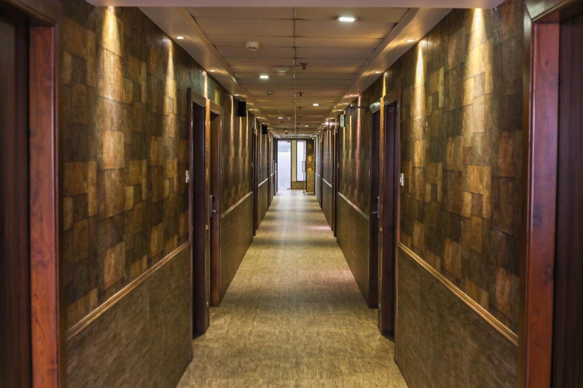 Hotel Maharana Inn Chembur ムンバイ エクステリア 写真