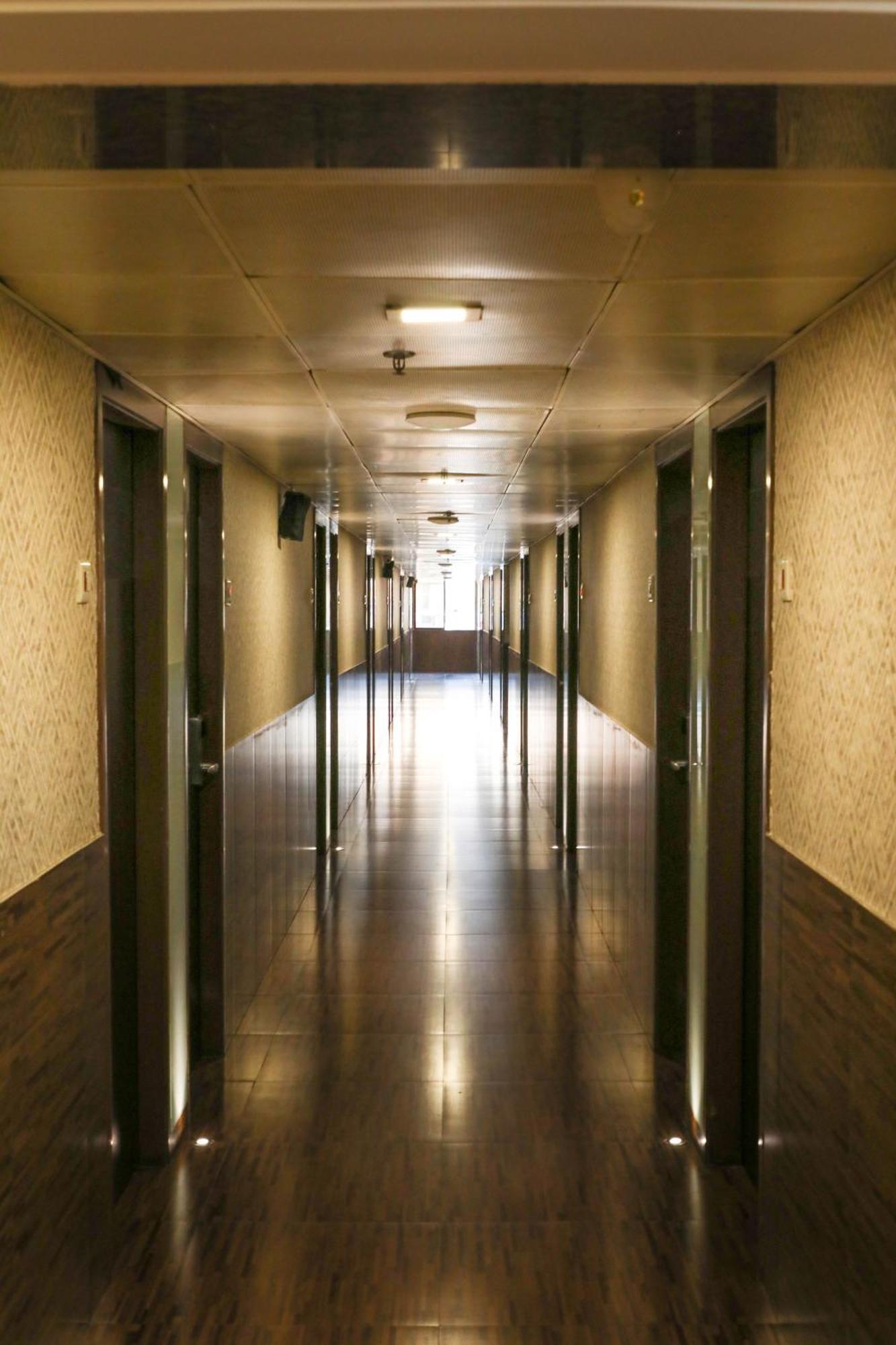 Hotel Maharana Inn Chembur ムンバイ エクステリア 写真