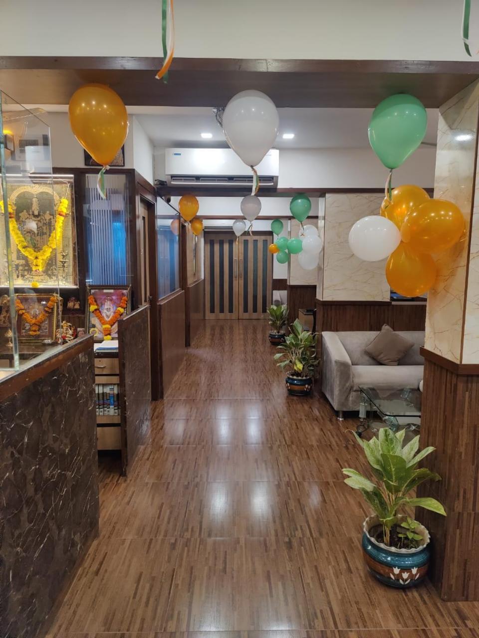 Hotel Maharana Inn Chembur ムンバイ エクステリア 写真