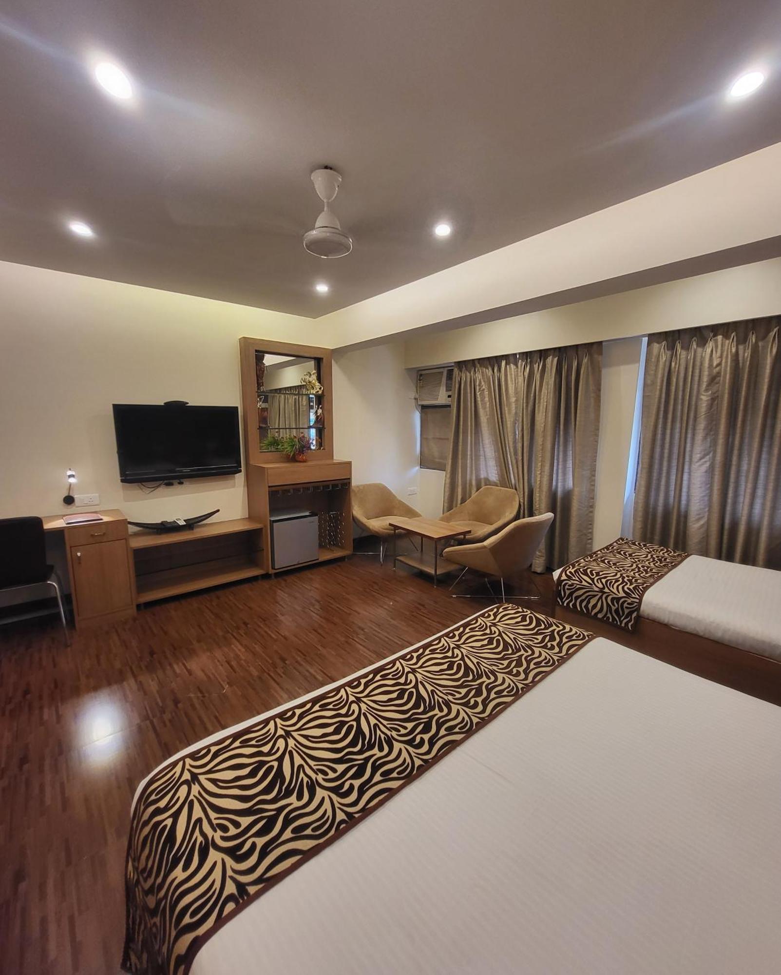 Hotel Maharana Inn Chembur ムンバイ エクステリア 写真