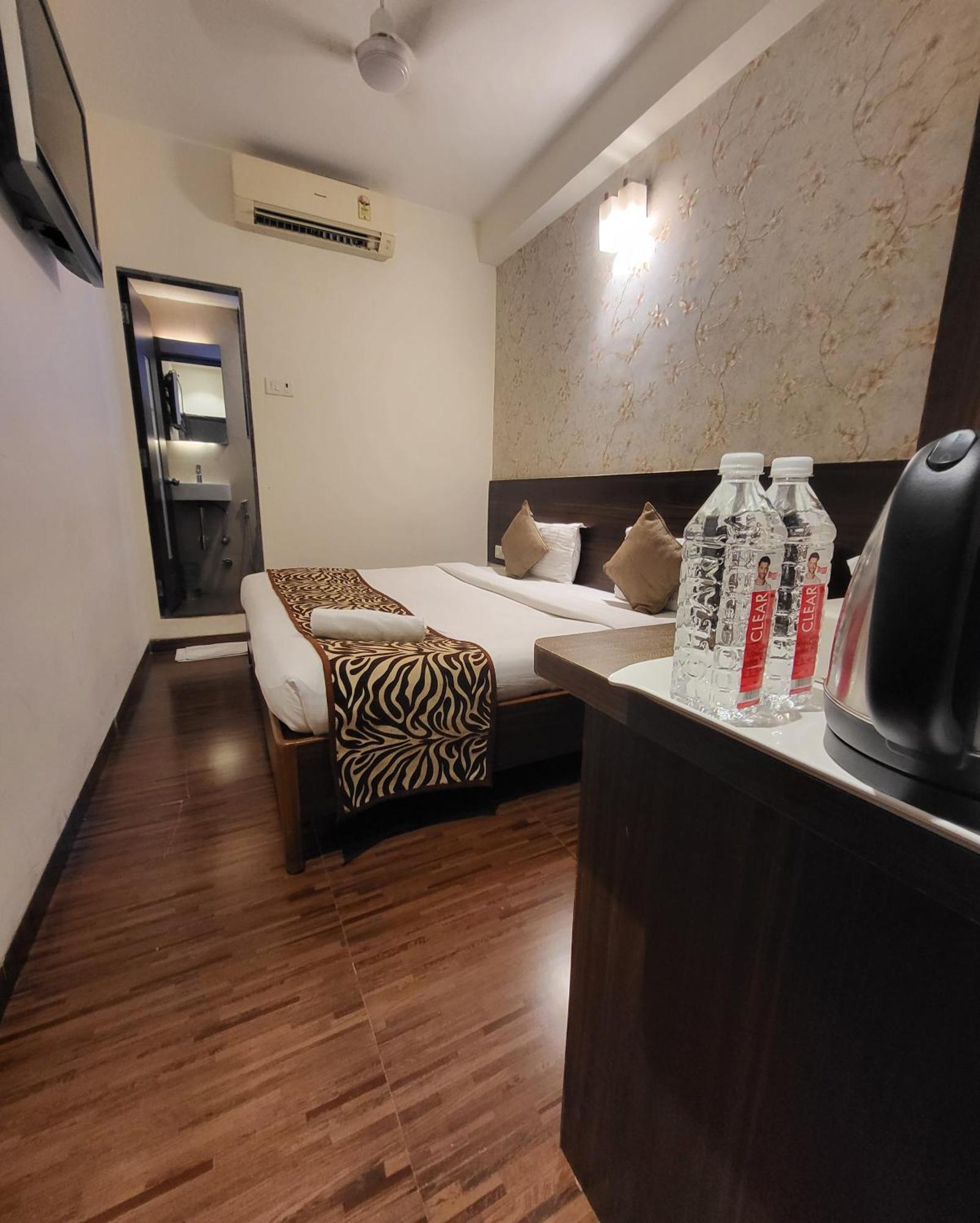 Hotel Maharana Inn Chembur ムンバイ エクステリア 写真