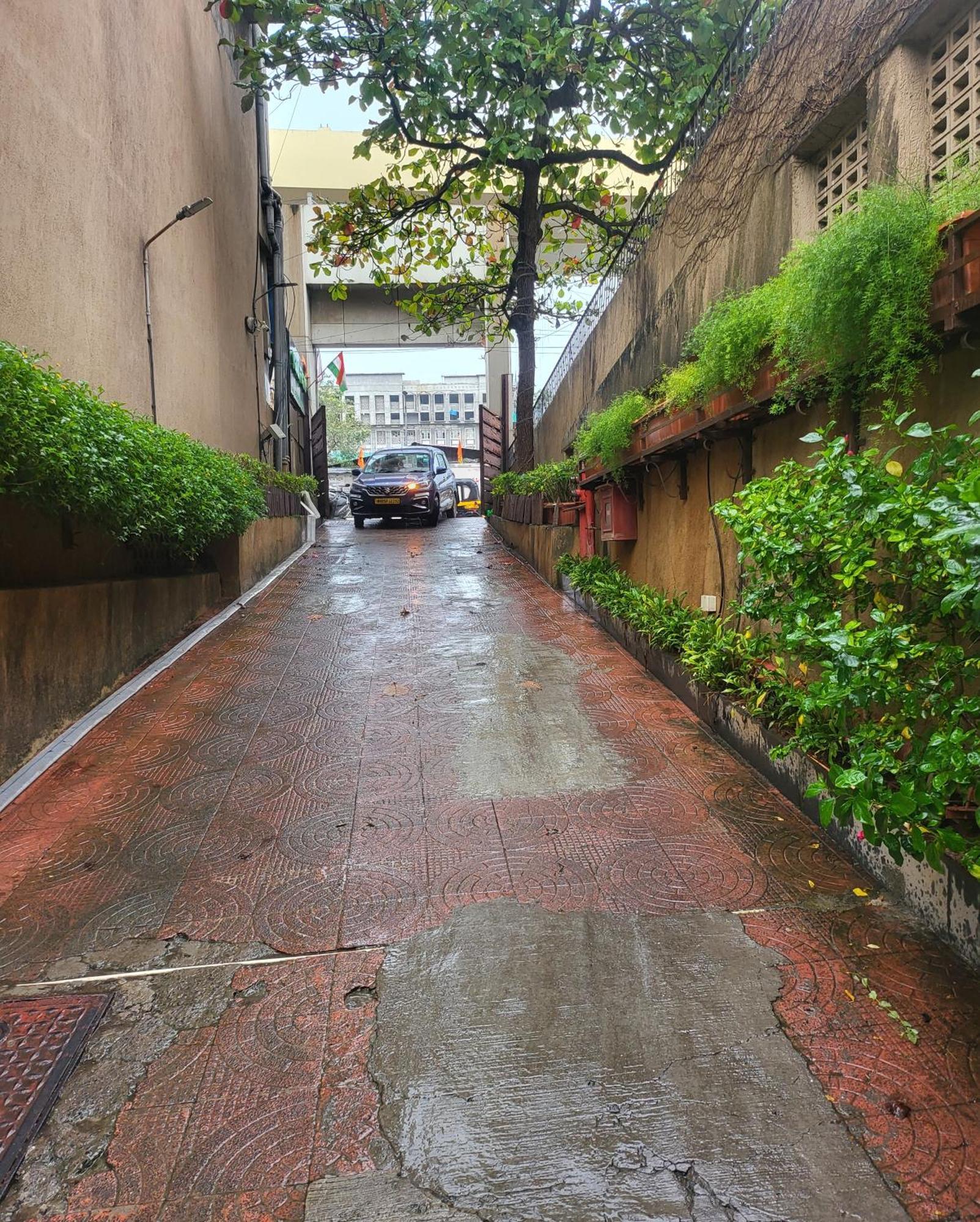 Hotel Maharana Inn Chembur ムンバイ エクステリア 写真