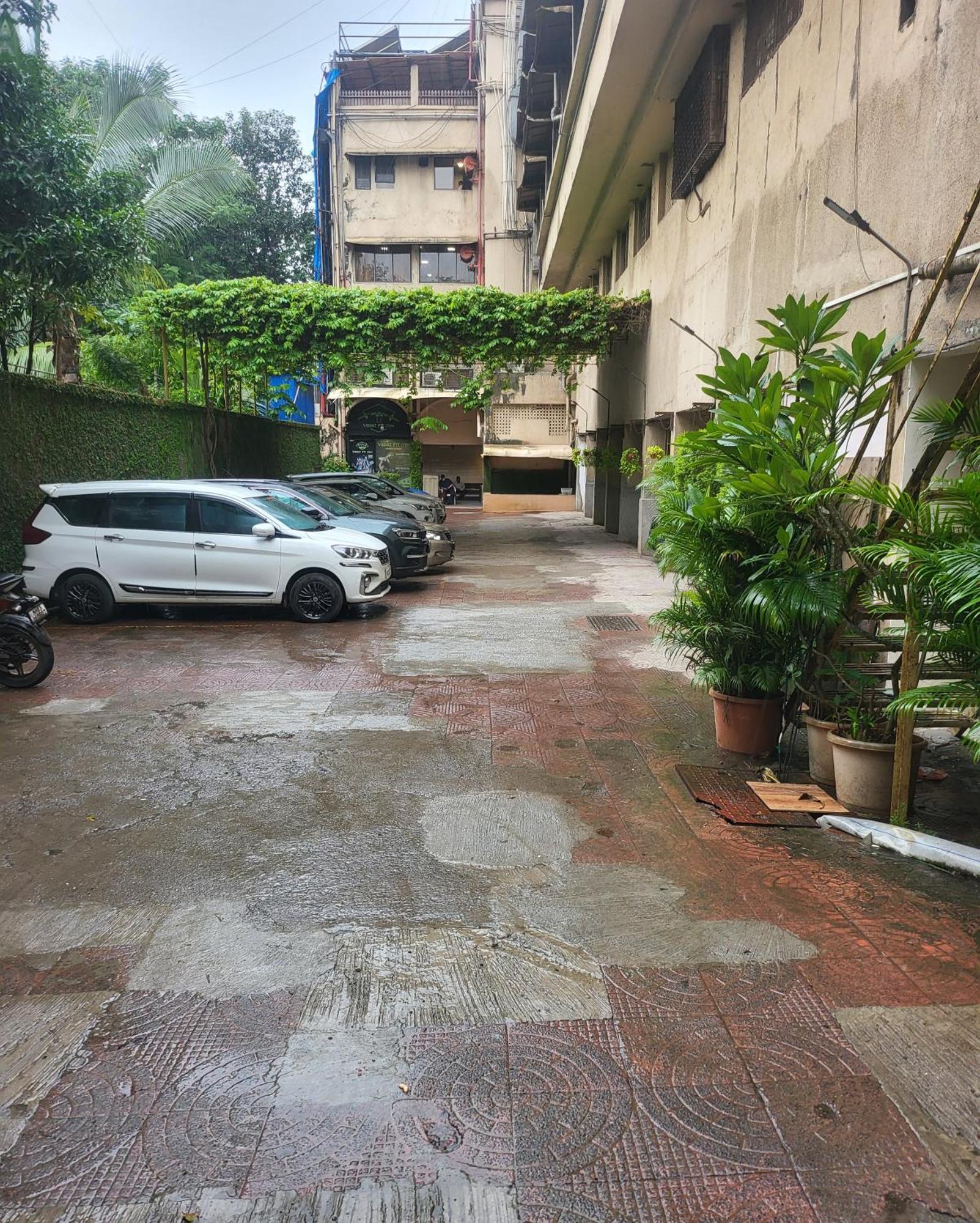 Hotel Maharana Inn Chembur ムンバイ エクステリア 写真