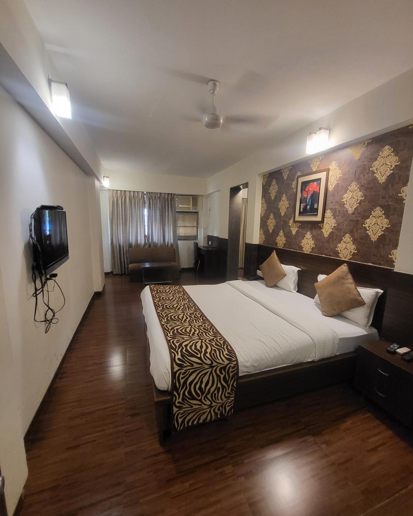 Hotel Maharana Inn Chembur ムンバイ エクステリア 写真