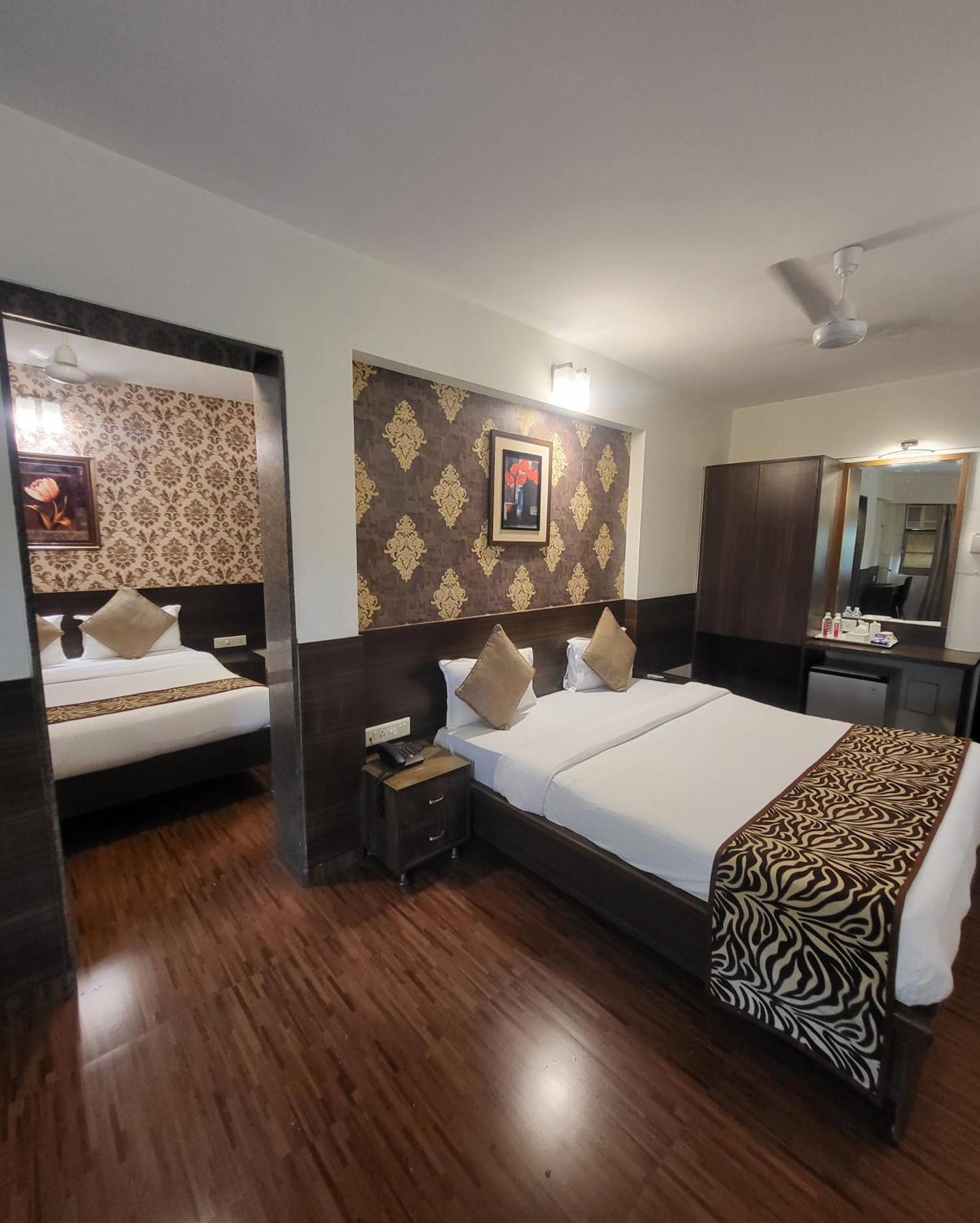 Hotel Maharana Inn Chembur ムンバイ エクステリア 写真