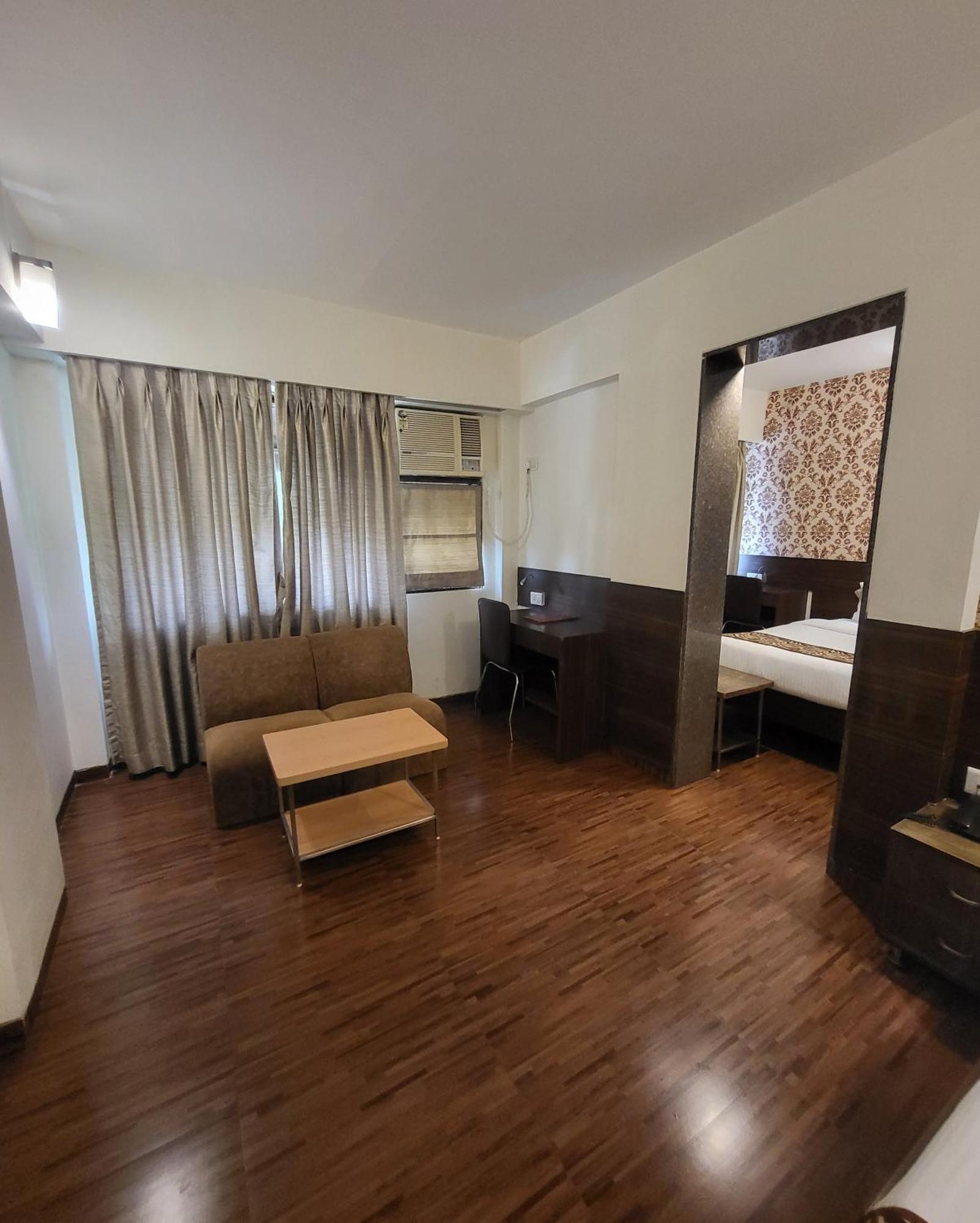 Hotel Maharana Inn Chembur ムンバイ エクステリア 写真