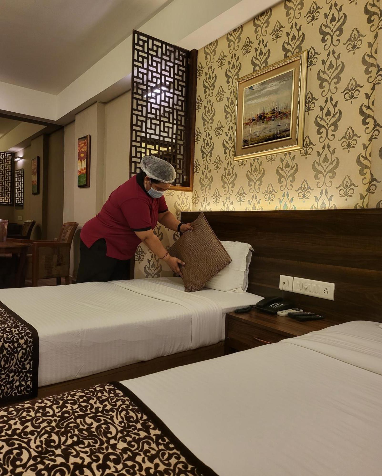 Hotel Maharana Inn Chembur ムンバイ エクステリア 写真