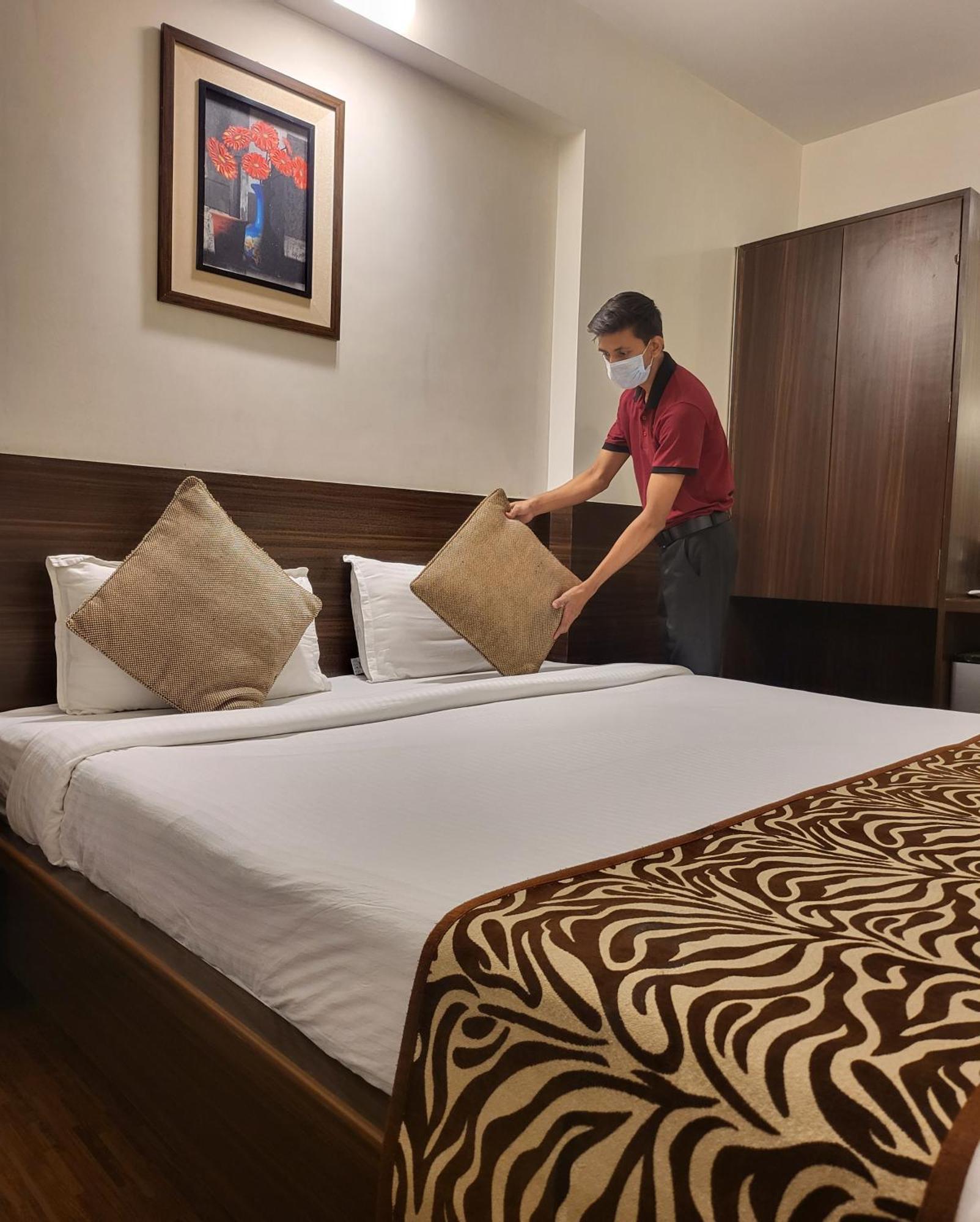 Hotel Maharana Inn Chembur ムンバイ エクステリア 写真